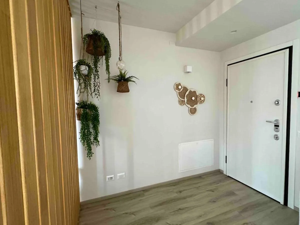 Ama Homes - Garden Lakeview Белладжо Апартаменты