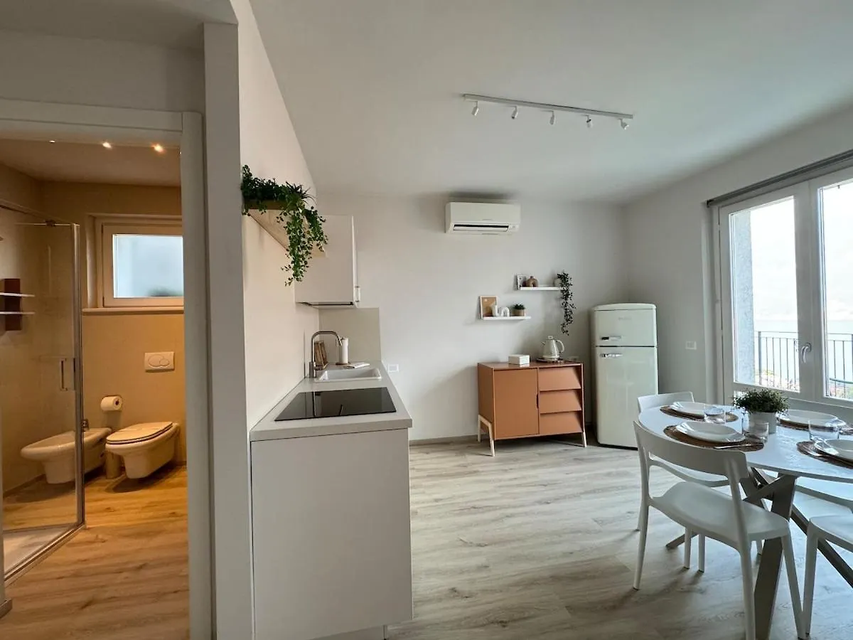 Ama Homes - Garden Lakeview Белладжо Апартаменты