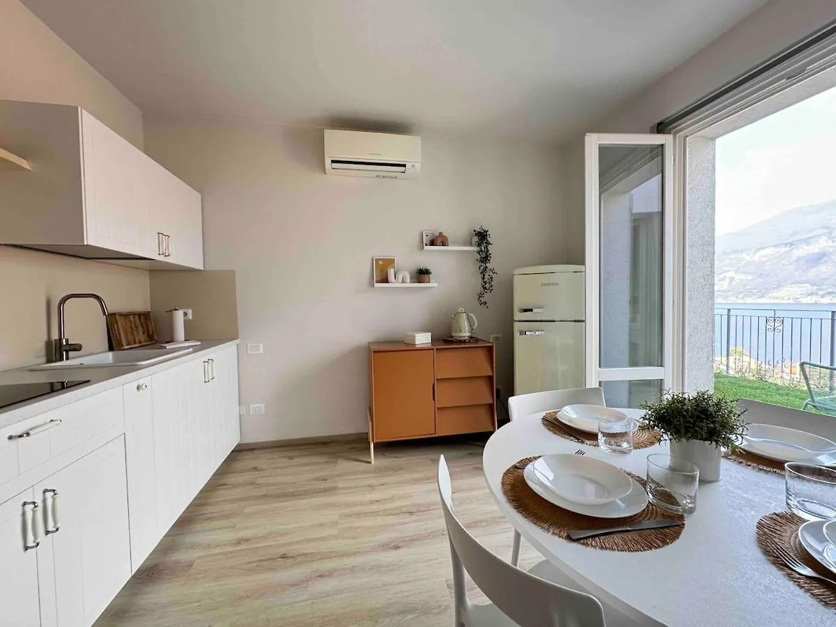 Ama Homes - Garden Lakeview Bellagio 0*,  İtalya